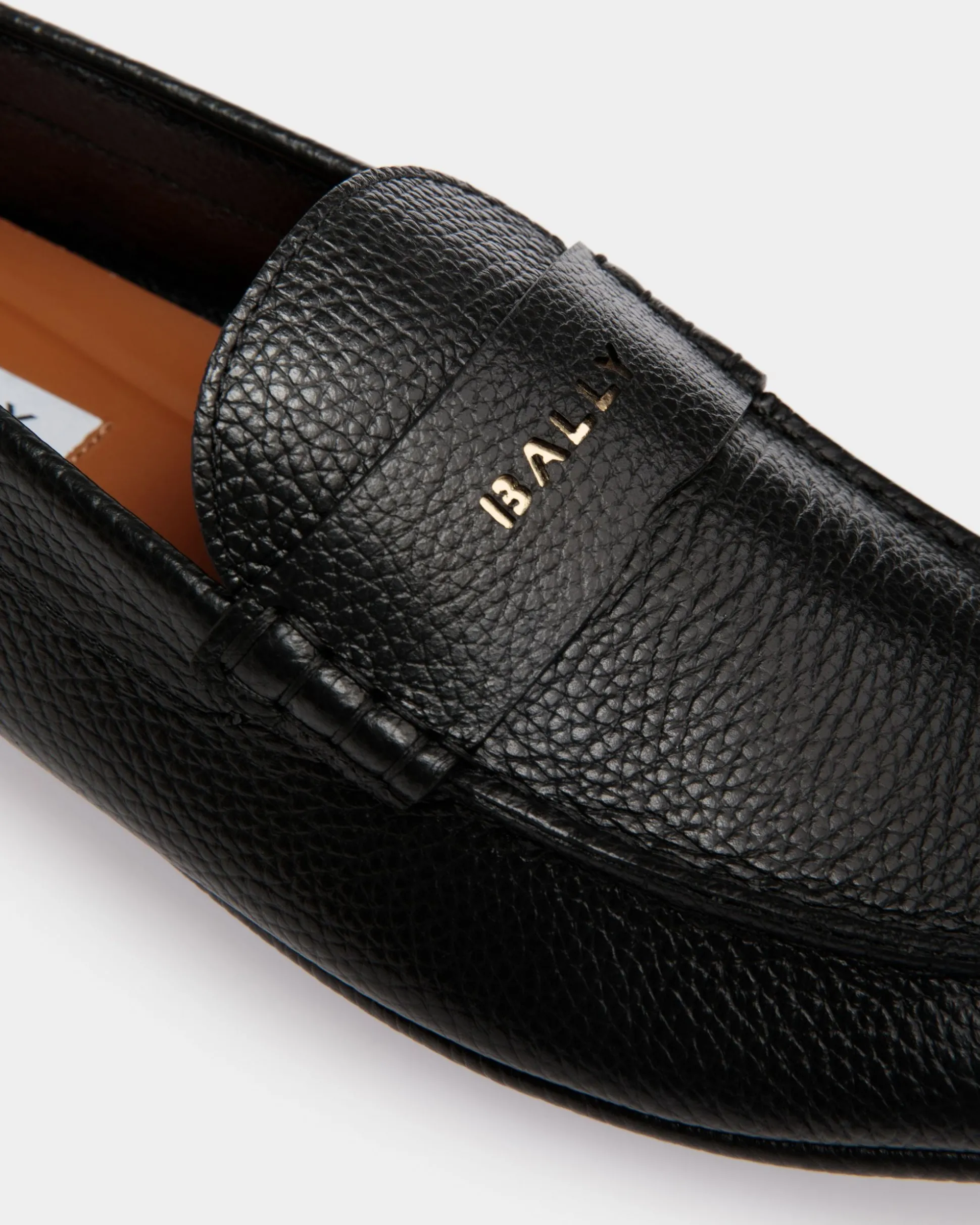 Kerbs Driver in Black Grained Leather