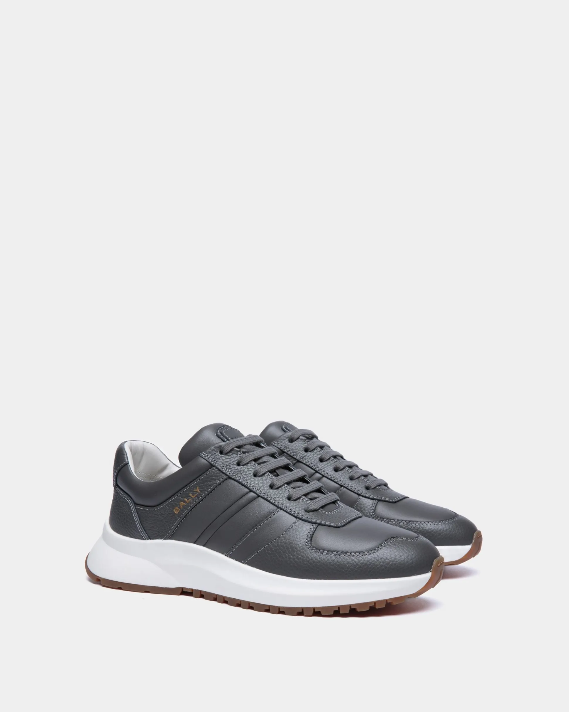 Outline Sneaker In Grey Grained Leather