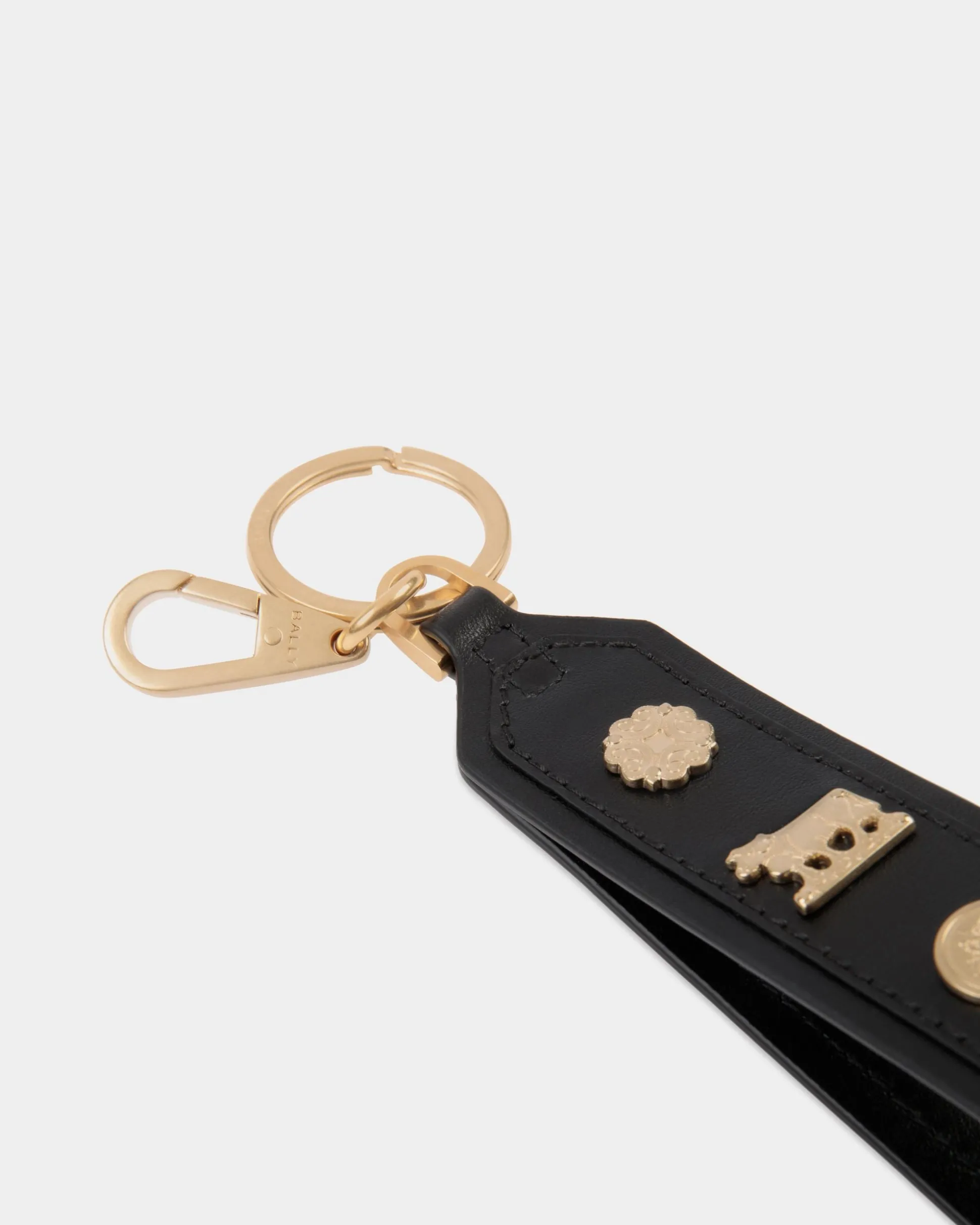 Swissness Keychain With Studs In Black Leather